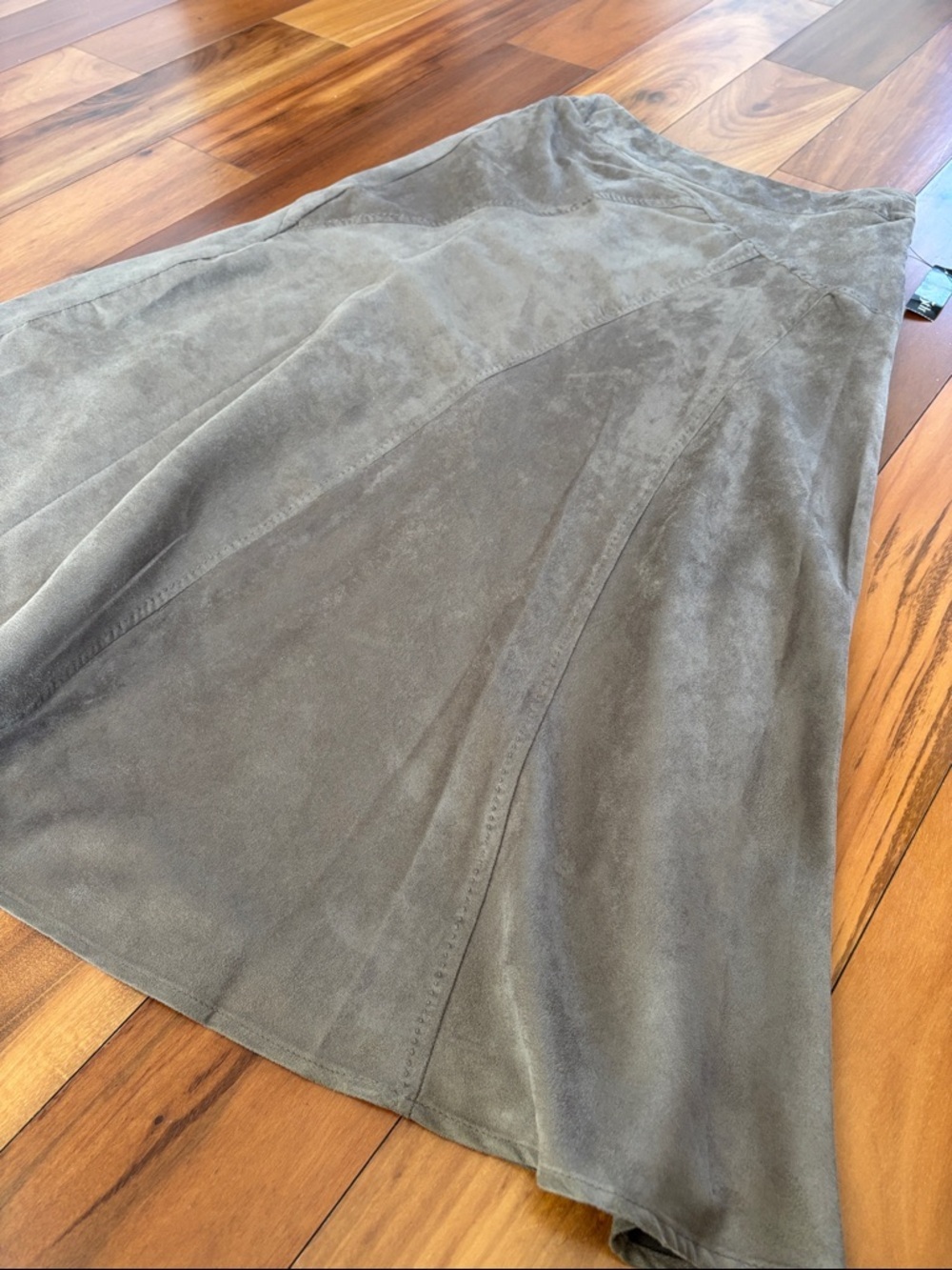 NWT faux suede skirt - Picture 11 of 11